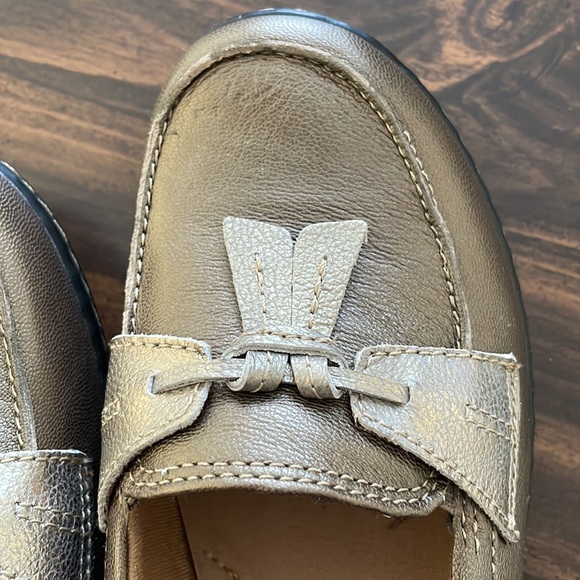 Clark’s Slip On Shoes, Size 8 1/2 M. Never worn! - Picture 4 of 7